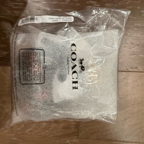 Coach Black Leather Poppy Floral Key Charm with Gold Hardware - Picture 8 of 8